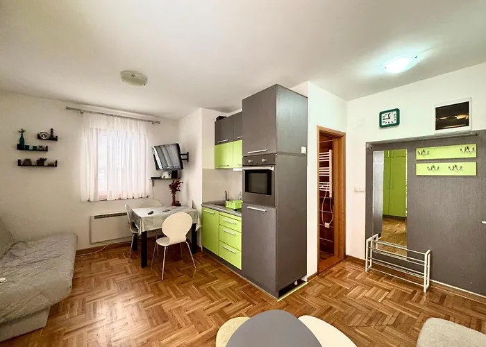 Zlatiborski Konaci, 19, 3 *